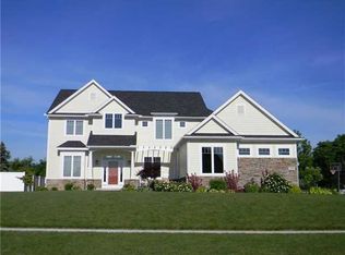 574 Delaware Dr, Perrysburg, OH