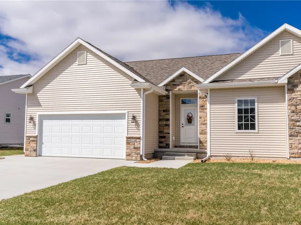 824 N 10th Ave, Winterset, IA 50273