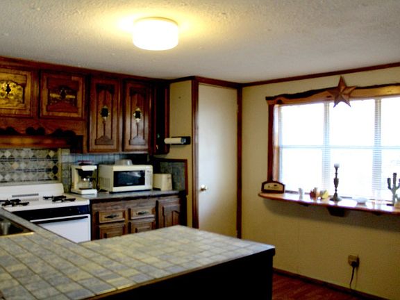 2nd image of 318 Bayshore Dr