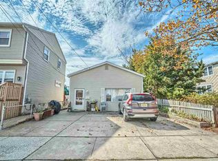 108 W Heather Rd, Wildwood Crest, NJ 08260