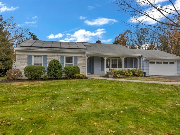 85 Inverness Ln, Longmeadow, MA 01106