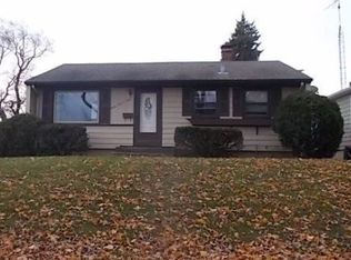 2103 Pearsall Pkwy, Waukegan, IL 60085