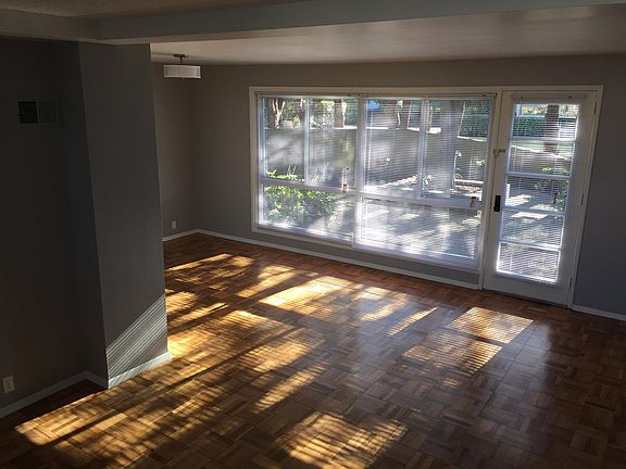 4th image of 415 Font Blvd