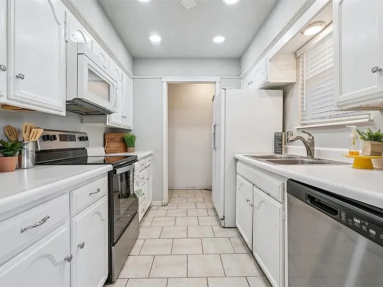 11417 N May Ave #1-D — Photo 10