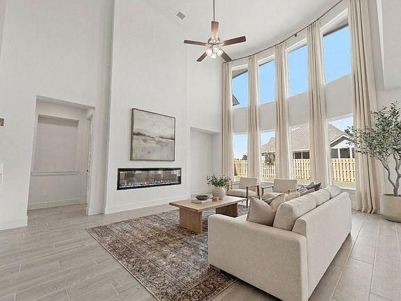 3rd image of 9019 Acropolis Ln