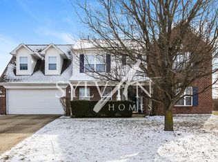 929 Heatherwood Dr, Greenwood, IN 46143