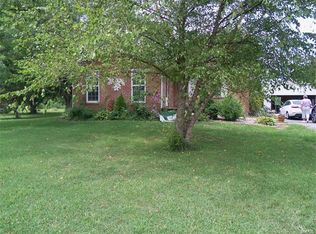 7447 Lobo Rd, Bethalto, IL 62010