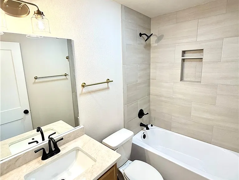 1206 Bridgewater Dr — Photo 13