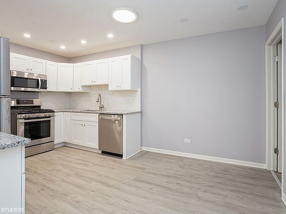 5th image of 176 Golden Dr