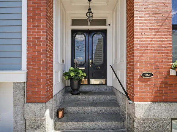 19 Salem St #2, Charlestown, MA 02129