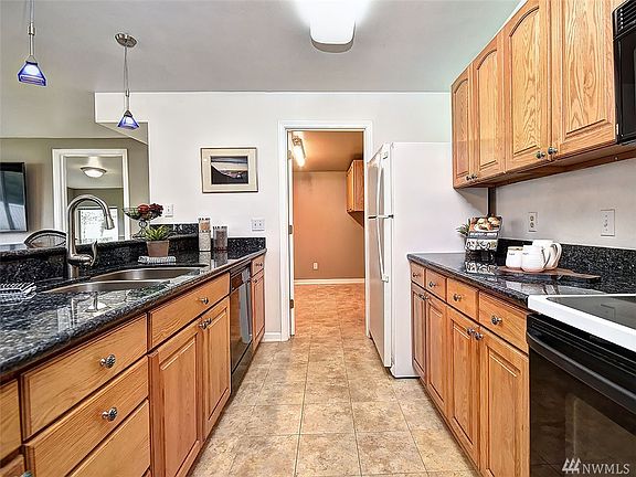 5th image of 421 160th Ave SE