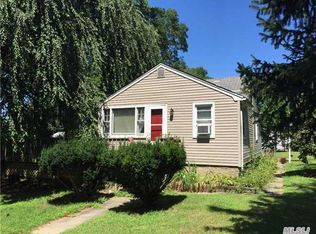 51 Park St, Centereach, NY 11720