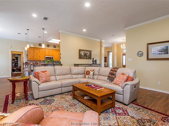 5th image of 15032 Turnberry Cir
