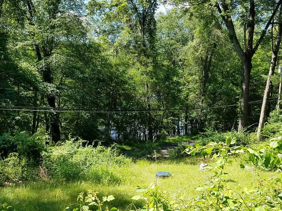 2nd image of 256 E Boyds Rd #R