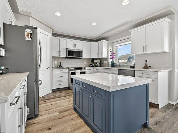 3rd image of 7 S Henderson Bay NE