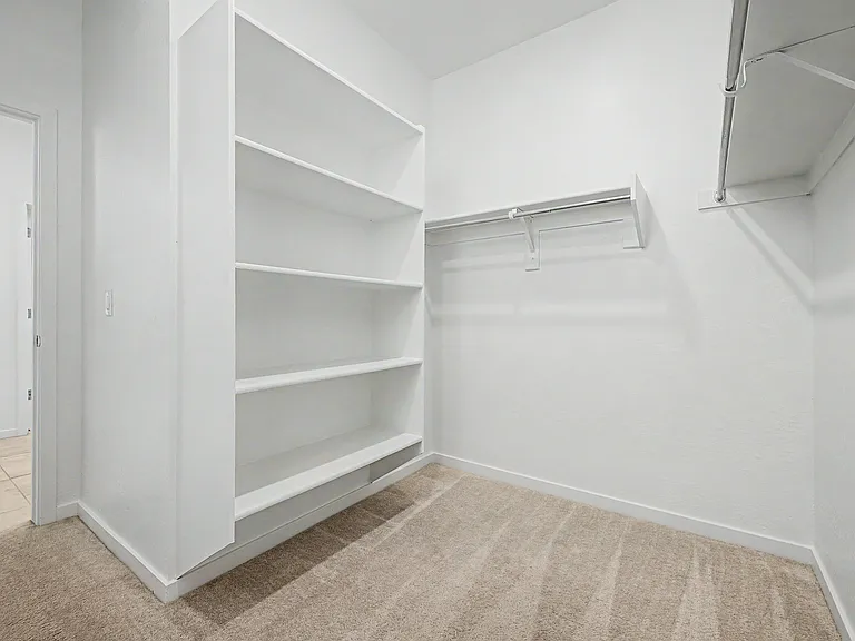 21415 W Holly St — Photo 8