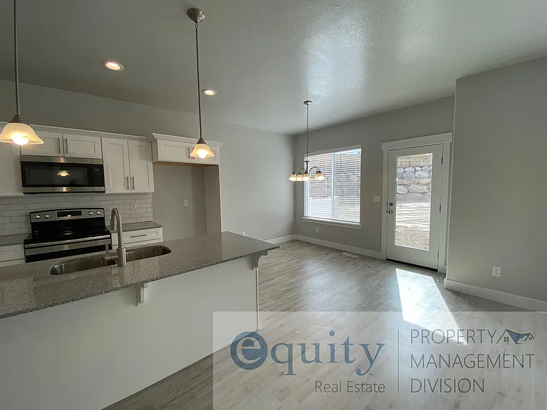 16102 S Truss Dr #335 — Photo 2