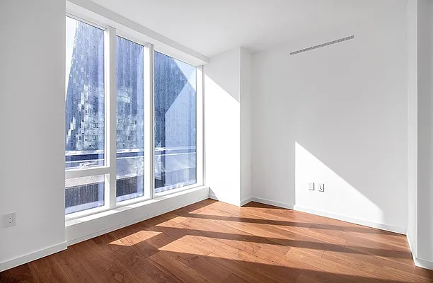 Rented by Keller Williams NYC | media 25