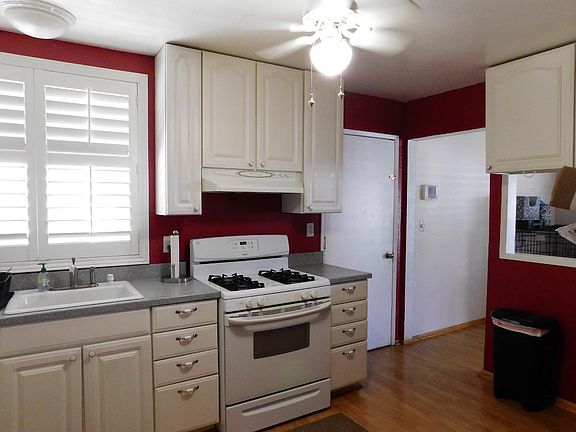 5th image of 3308 Holly Dr