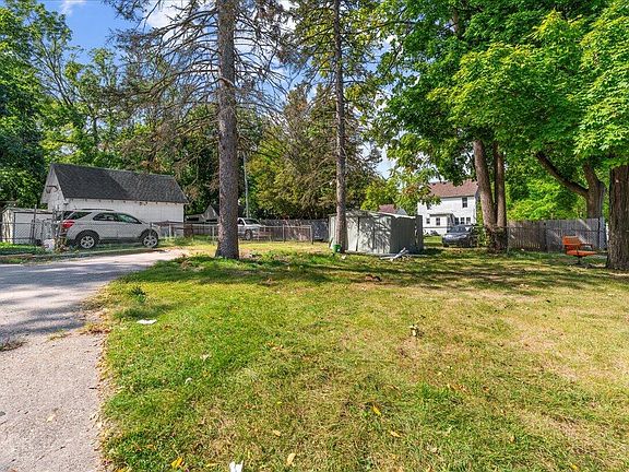 5th image of 1543 Massachusetts Ave