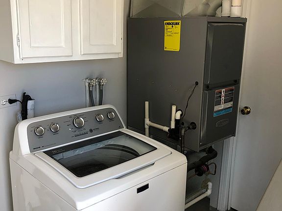 3rd image of 136 E Liberty St #1