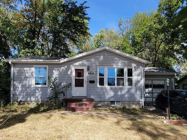 4414 Curtis Ave — Photo 1