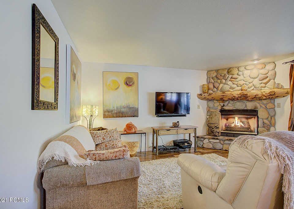 1st image of 457 Windrift Ln #2