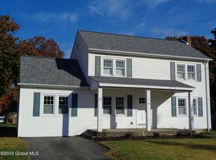 20 Miles Standish Rd, Schenectady, NY 12306