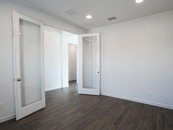 4th image of 6104 Vestor Dr