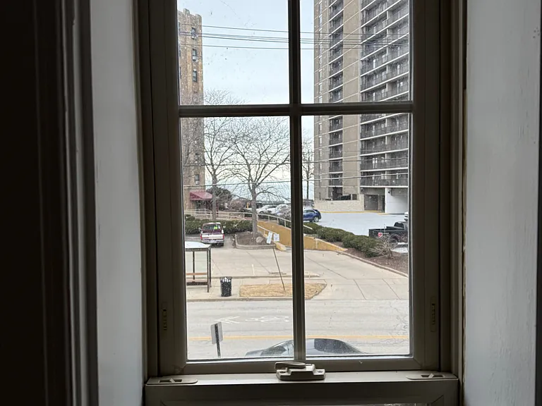 12065 Edgewater Dr #5 — Photo 4