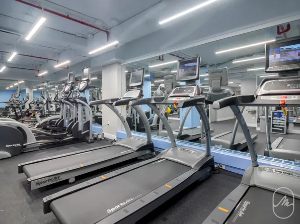 290 Third Avenue image 15 of 28