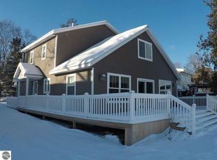 144 Forest Lawn Dr, Cadillac, MI 49601