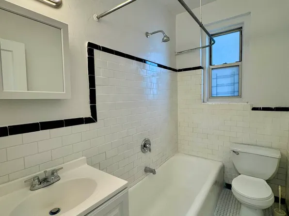 156-08 Riverside Drive West image 6 of 9