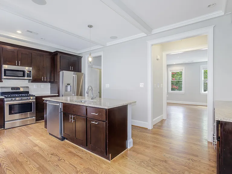 1022 Independence Ave SE — Photo 13
