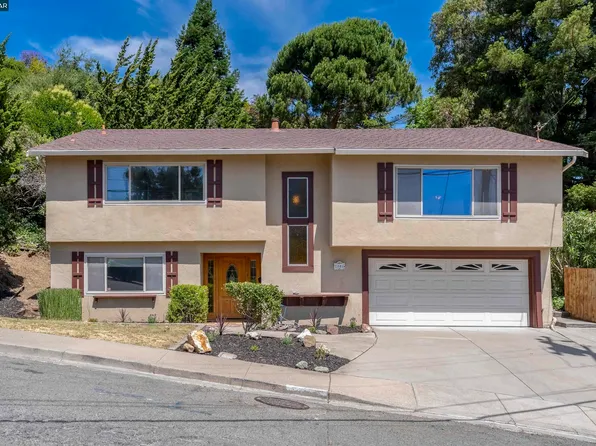 2081 Hoke Dr, Pinole, CA 94564