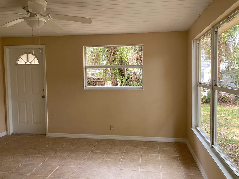 3195 Irving St — Photo 8