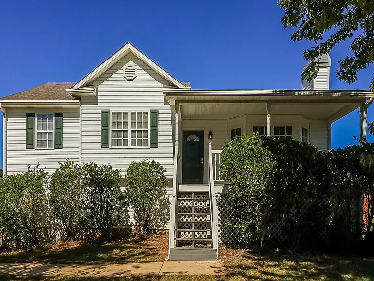 268 Fairview Ln — Photo 1