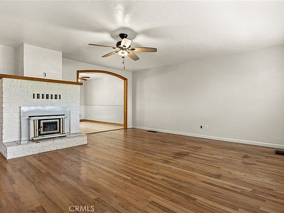 5th image of 105 Pinedale Ave