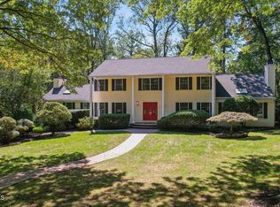 8 Aspen Ct, Holmdel, NJ 07733