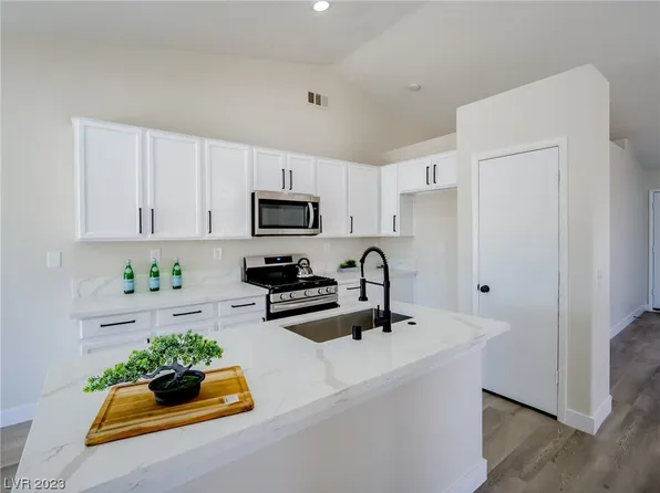 2809 Albata St, North Las Vegas, NV 89030
