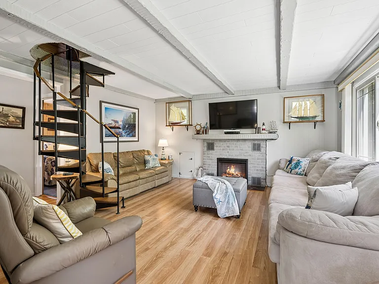 20 Franklin Dr — Photo 12