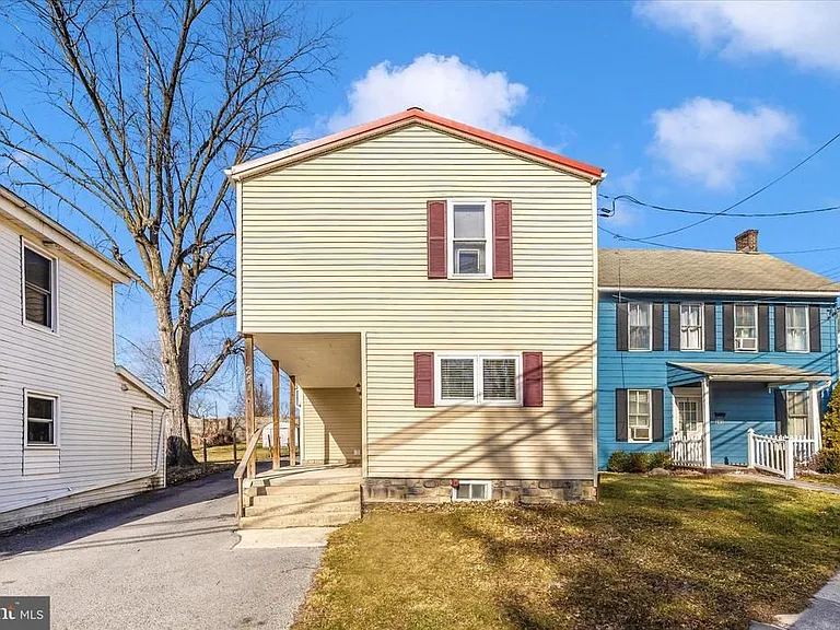 241 N Franklin St — Photo 3