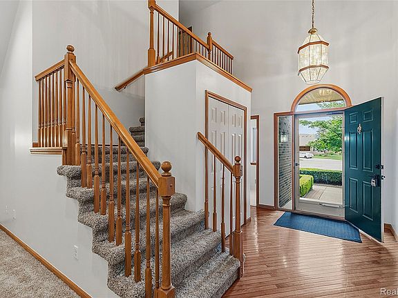 3rd image of 48053 Mill Creek Ct
