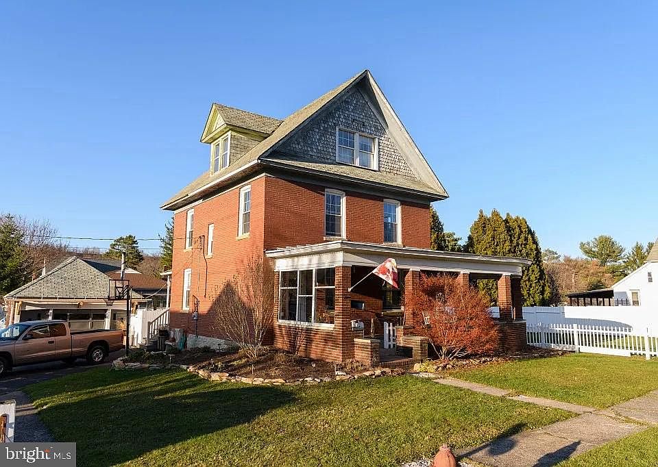 1st image of 322 Walker St