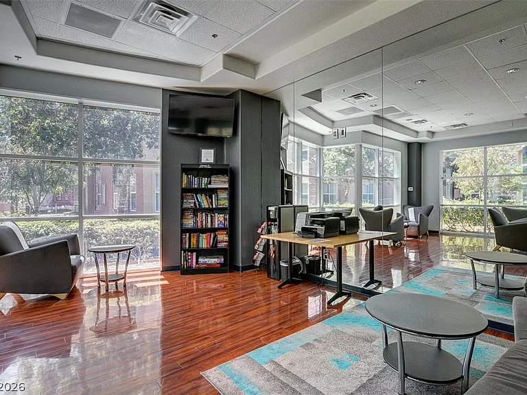 62 E Serene Ave #414 — Photo 7