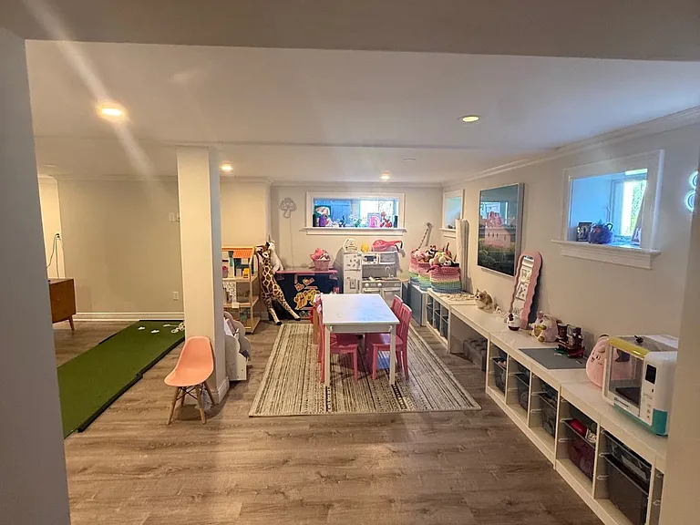 19 Lorraine Dr — Photo 7