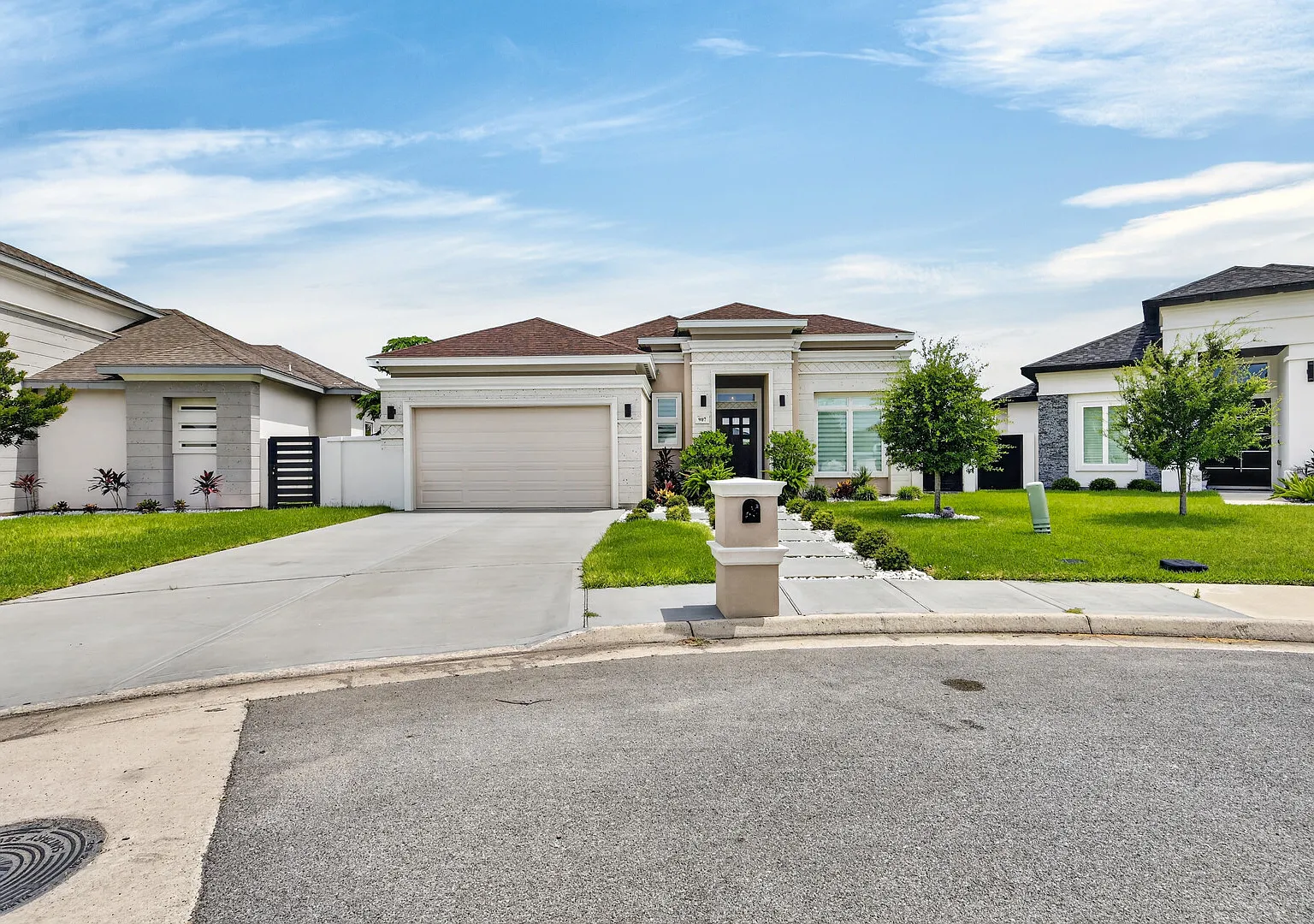 Spacious Kiwi Avenue Home — Photo 1