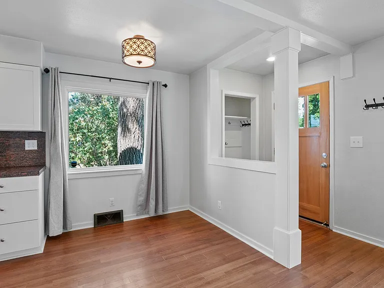 3104 E 35th Ave — Photo 9