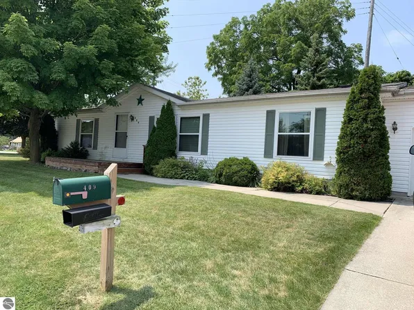 409 Highland Ave, Alma, MI 48801