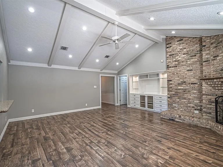 17615 Swansbury Dr — Photo 17